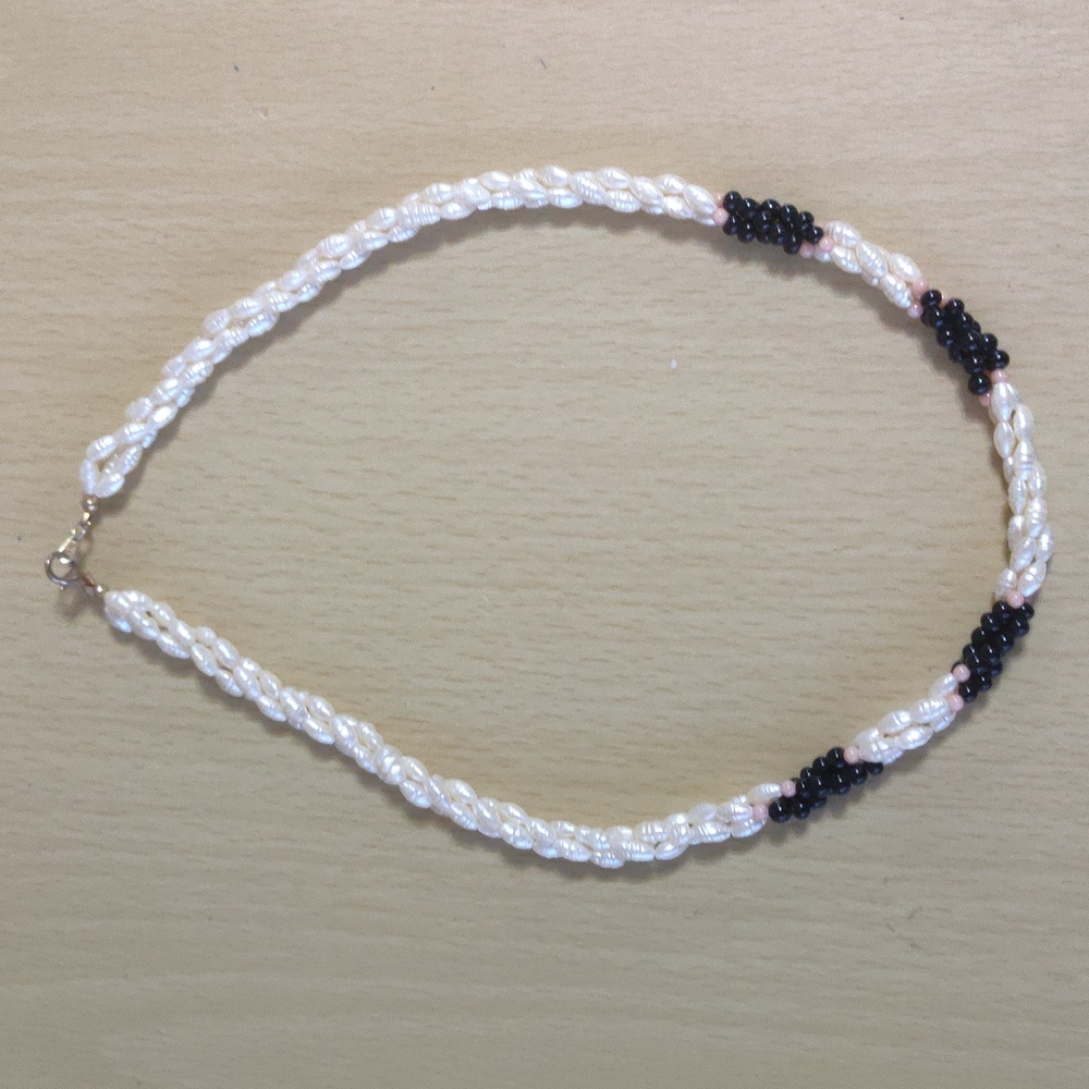 Fresh Water Pearls With Black & Pink Beads